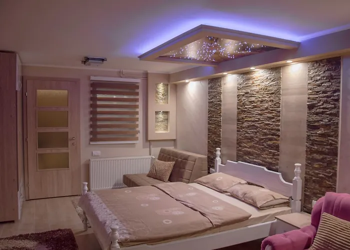 约西波维奇公寓 *